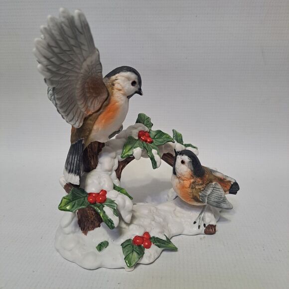 Stratford Masterworks Collection Chickadee Birds Mistle Toe Branch Snow Figurine - Picture 2 of 11